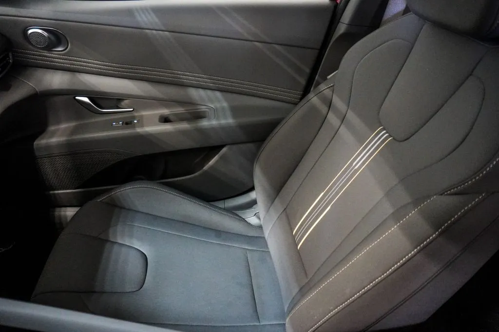 2025 Hyundai Elantra SEL Sport, photo 21