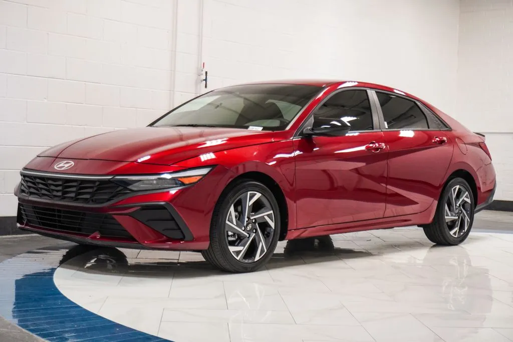 2025 Hyundai Elantra SEL Sport, photo 1