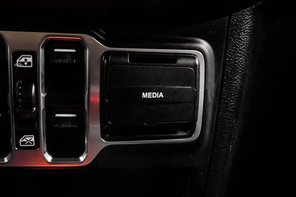 2021 Jeep Wrangler Unlimited Sahara Altitude, photo 25