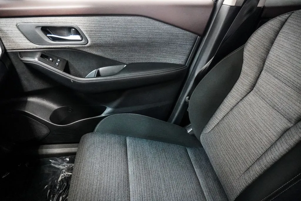 2023 Nissan Rogue SV, photo 27