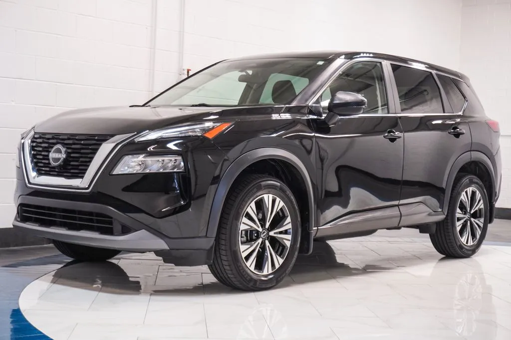 2023 Nissan Rogue SV, photo 3