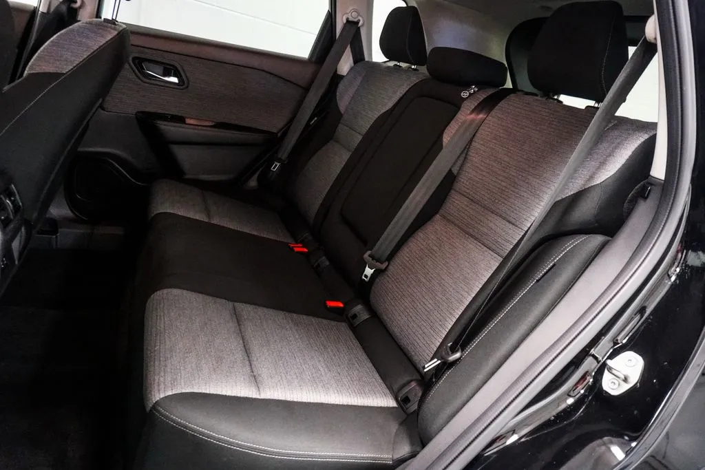 2023 Nissan Rogue SV, photo 6