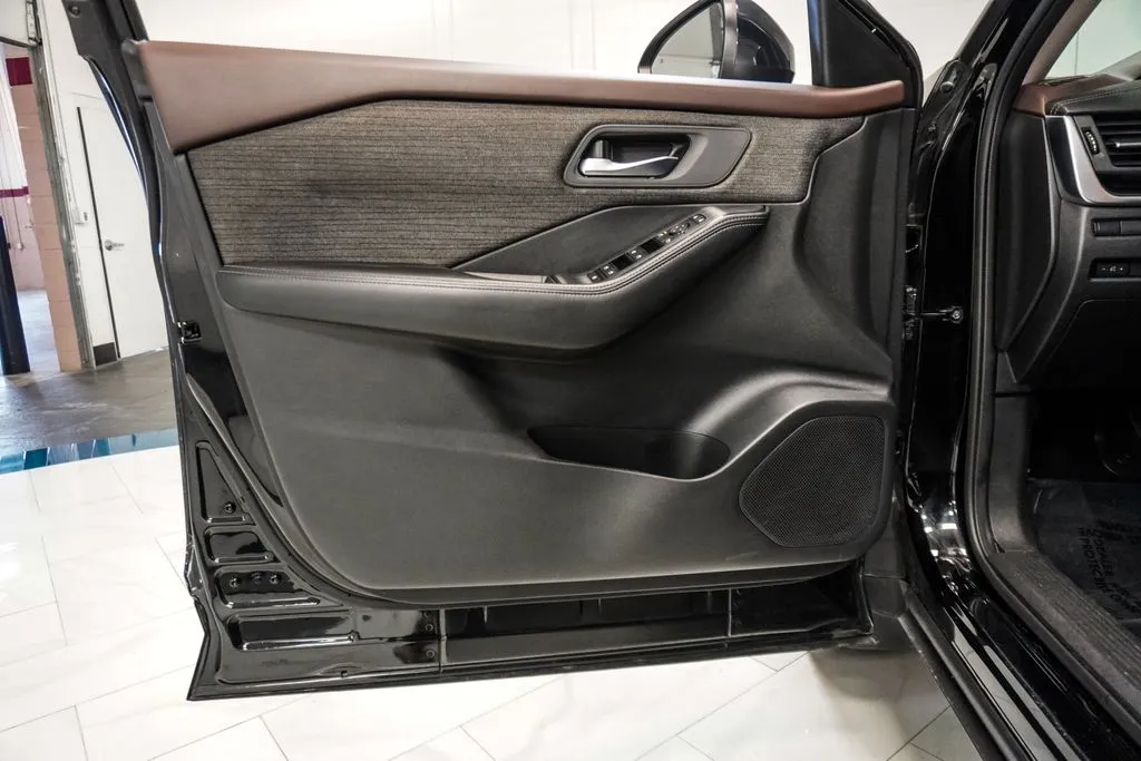 2023 Nissan Rogue SV, photo 19