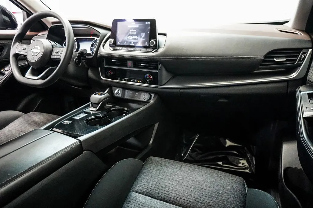 2023 Nissan Rogue SV, photo 9