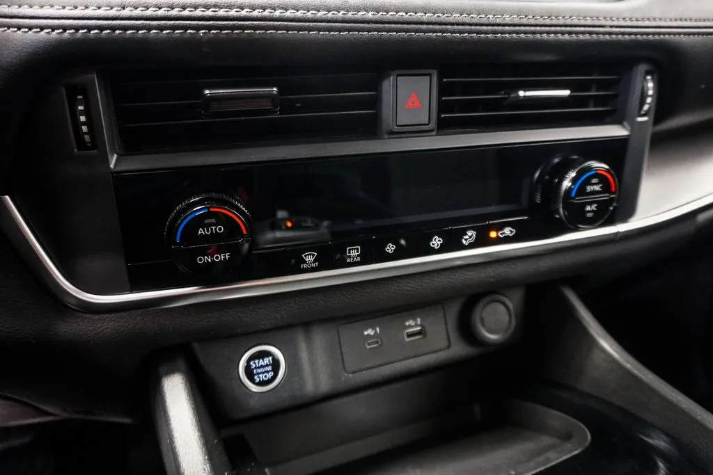 2023 Nissan Rogue SV, photo 23