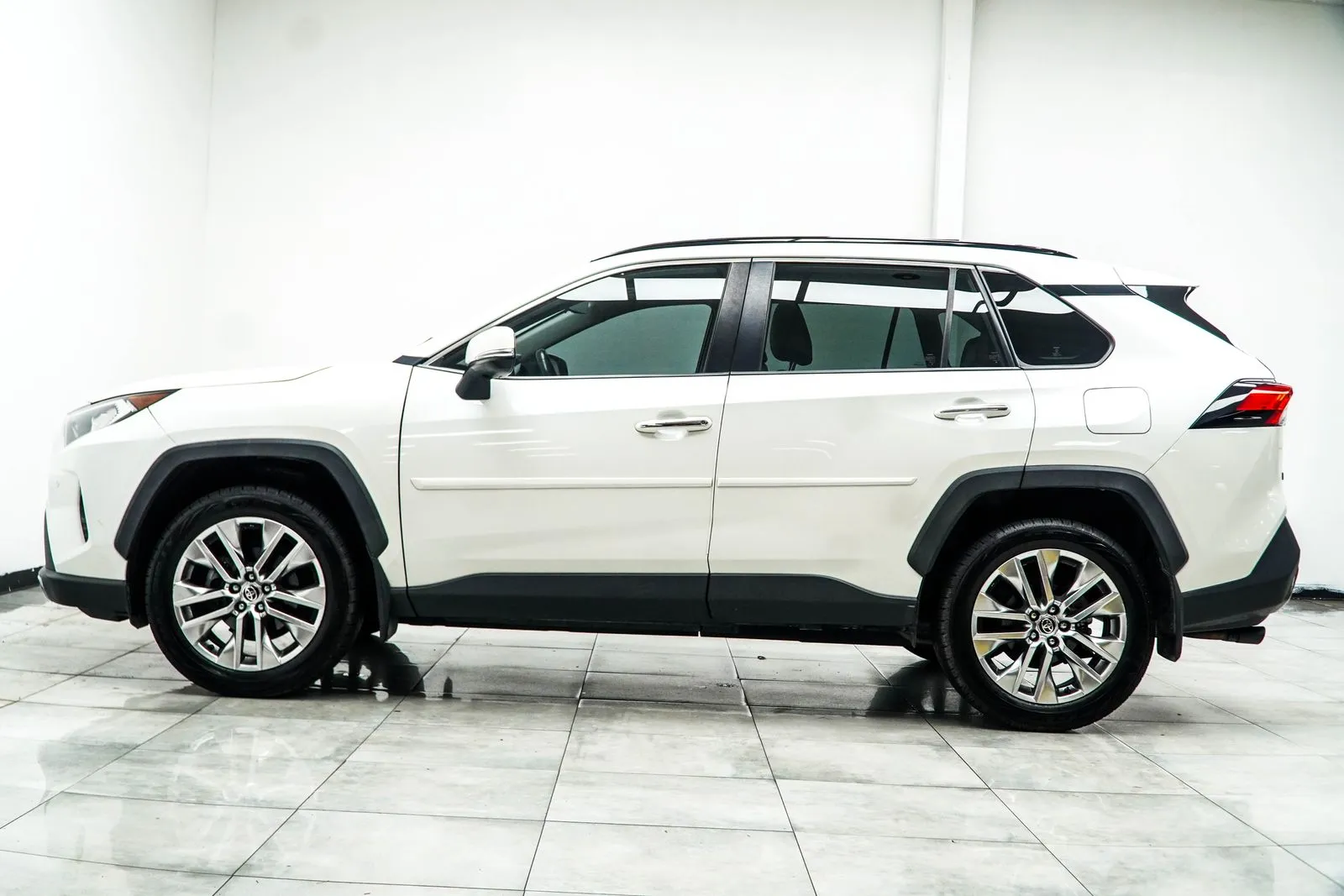 2020 Toyota RAV4 Limited, photo 9