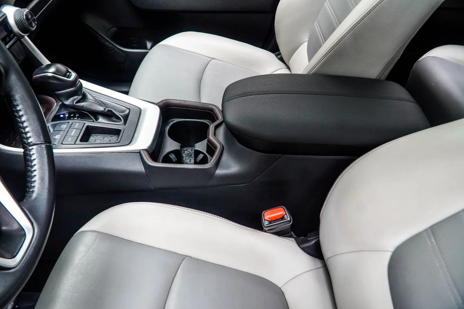2020 Toyota RAV4 Limited, photo 19