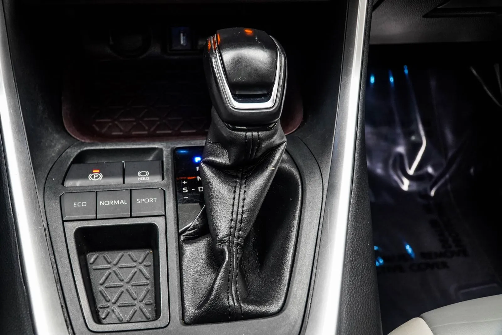 2020 Toyota RAV4 Limited, photo 21