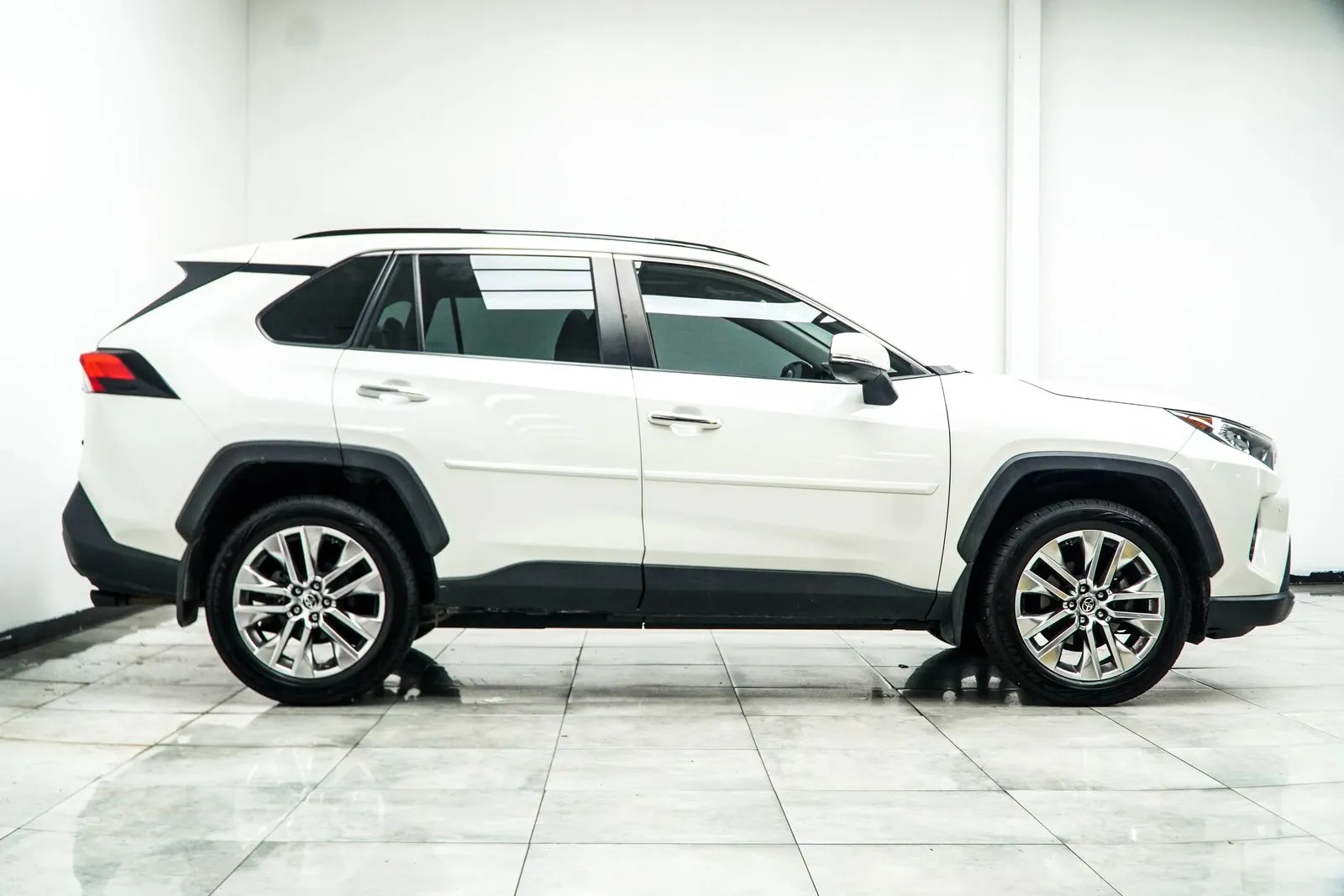 2020 Toyota RAV4 Limited, photo 6