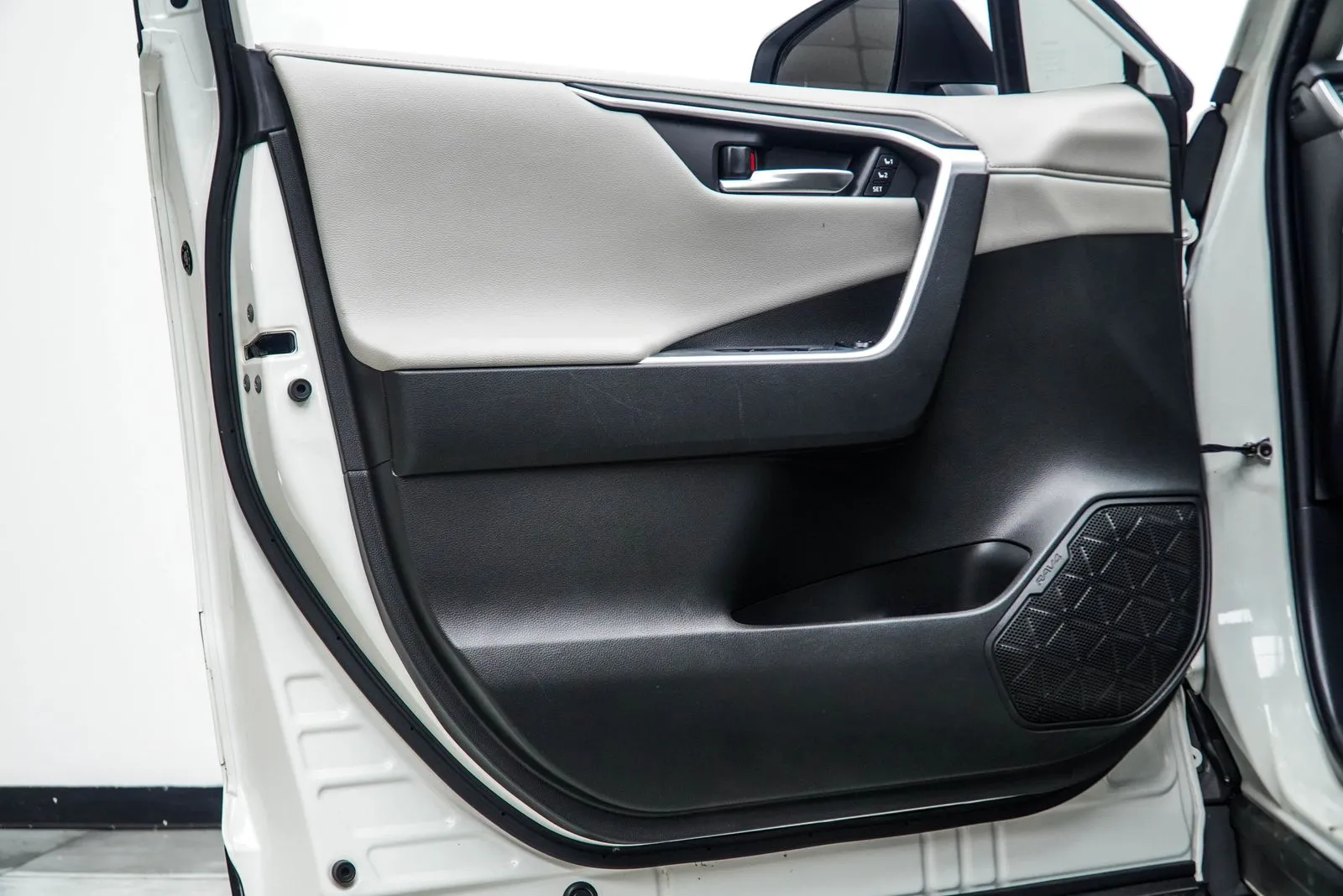 2020 Toyota RAV4 Limited, photo 32