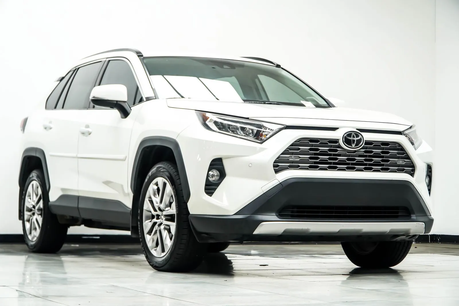 2020 Toyota RAV4 Limited, photo 3