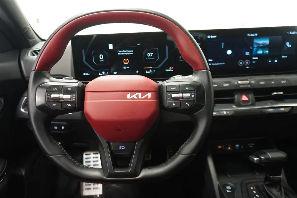 2025 Kia K4 GT-Line Turbo, photo 11
