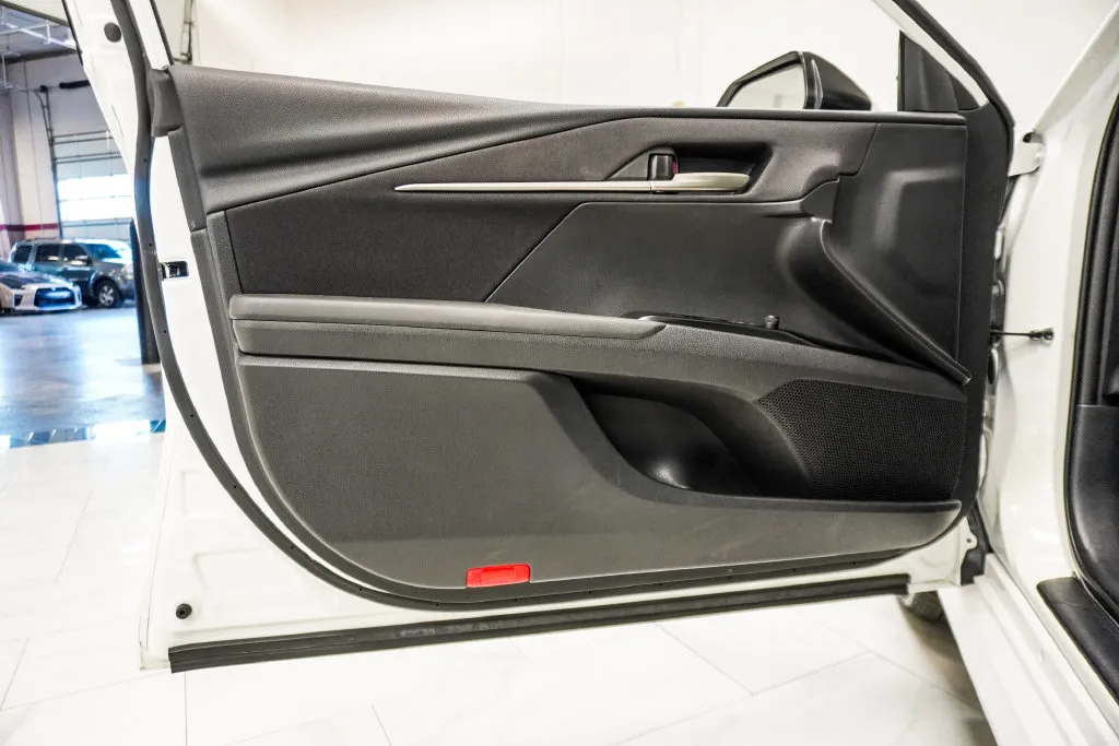 2025 Toyota Camry LE, photo 15