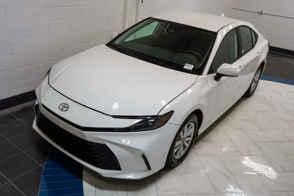 2025 Toyota Camry LE, photo 33