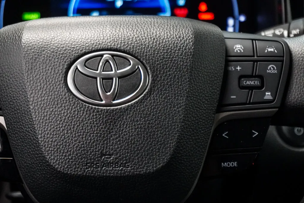2025 Toyota Camry LE, photo 11