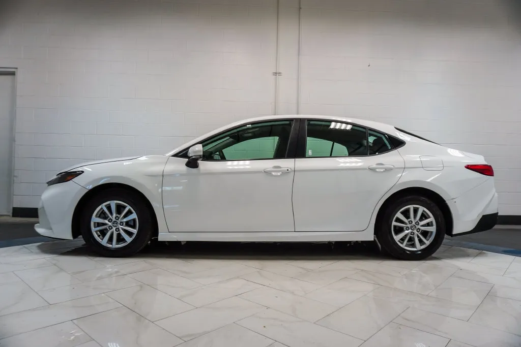 2025 Toyota Camry LE, photo 26
