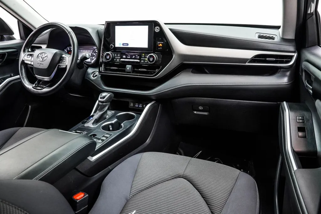 2025 Toyota Highlander LE, photo 21