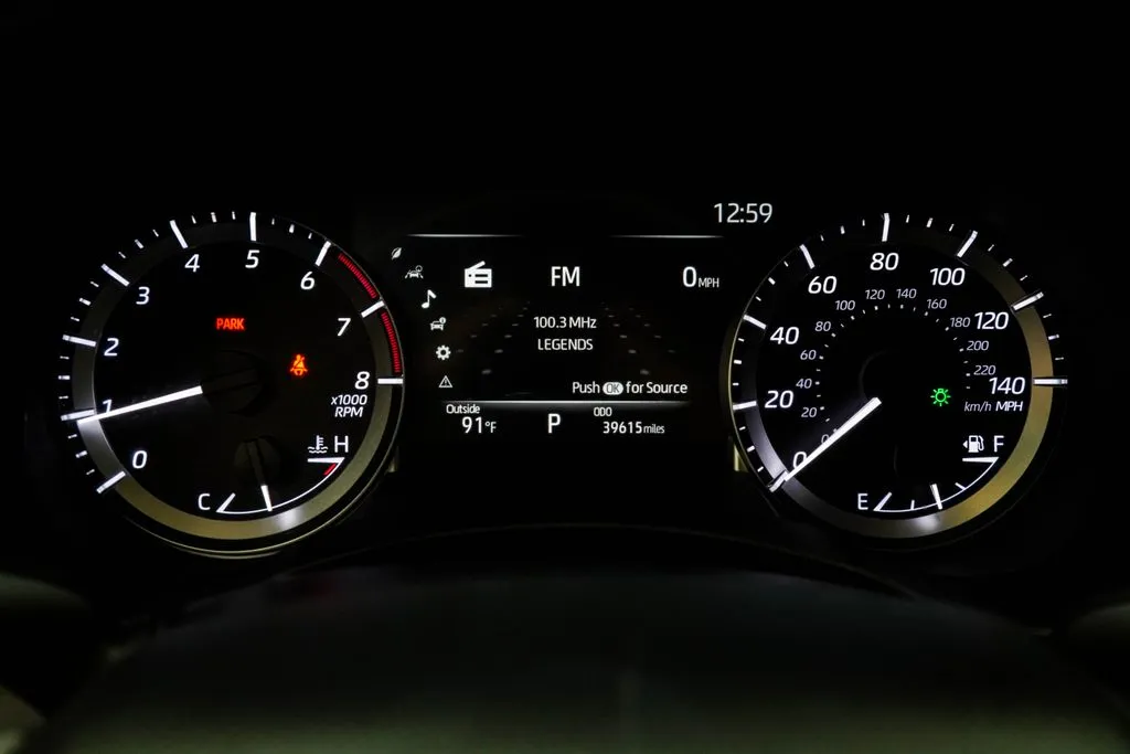 2025 Toyota Highlander LE, photo 33