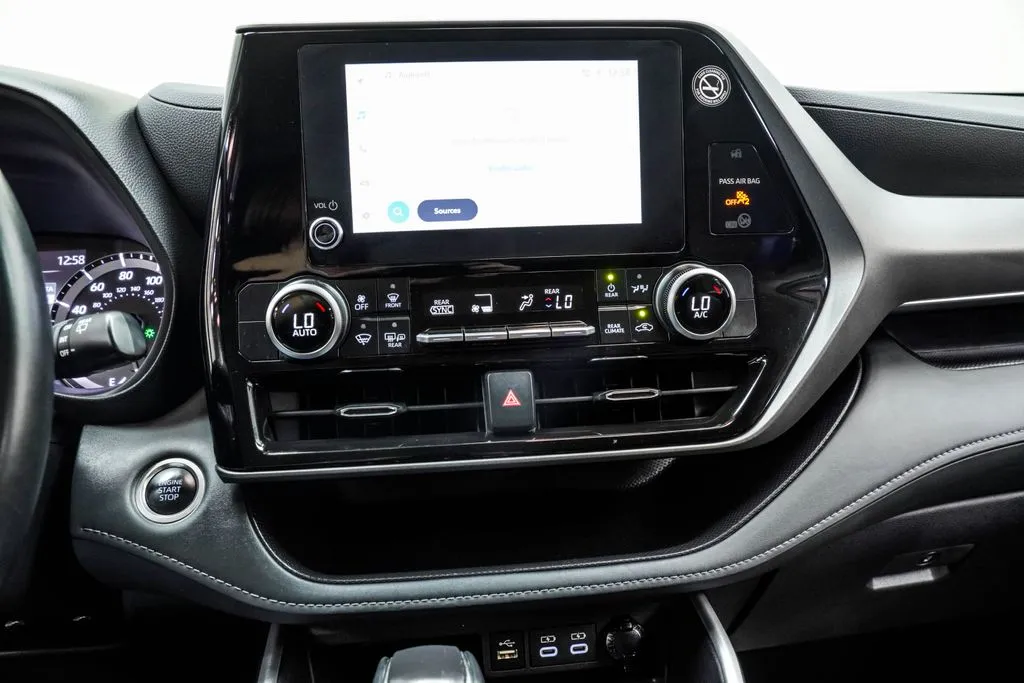 2025 Toyota Highlander LE, photo 25
