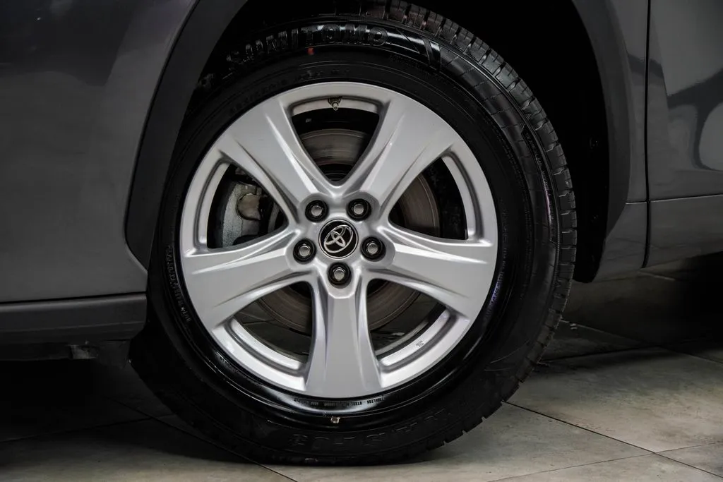2025 Toyota Highlander LE, photo 4