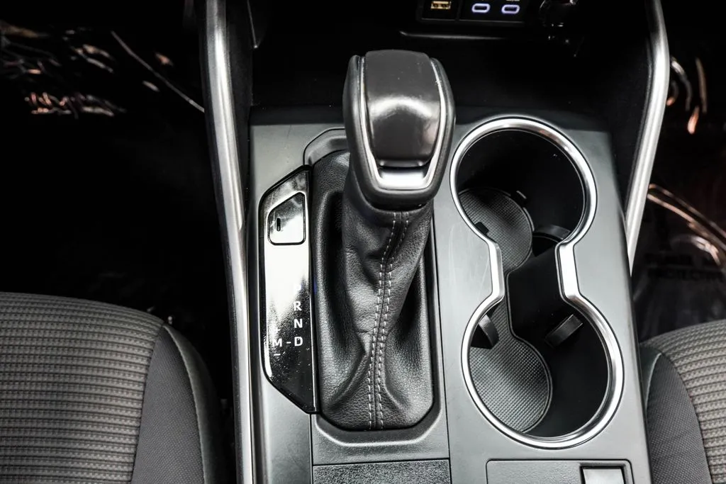 2025 Toyota Highlander LE, photo 24