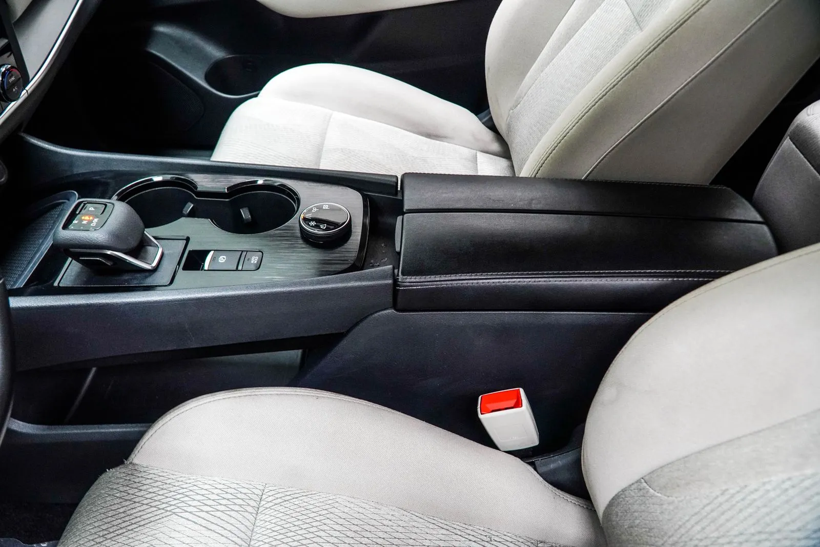 2025 Nissan Rogue SV, photo 17