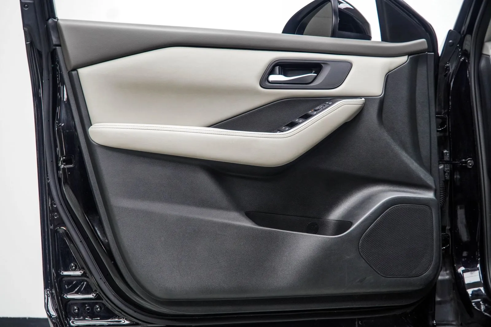 2025 Nissan Rogue SV, photo 27