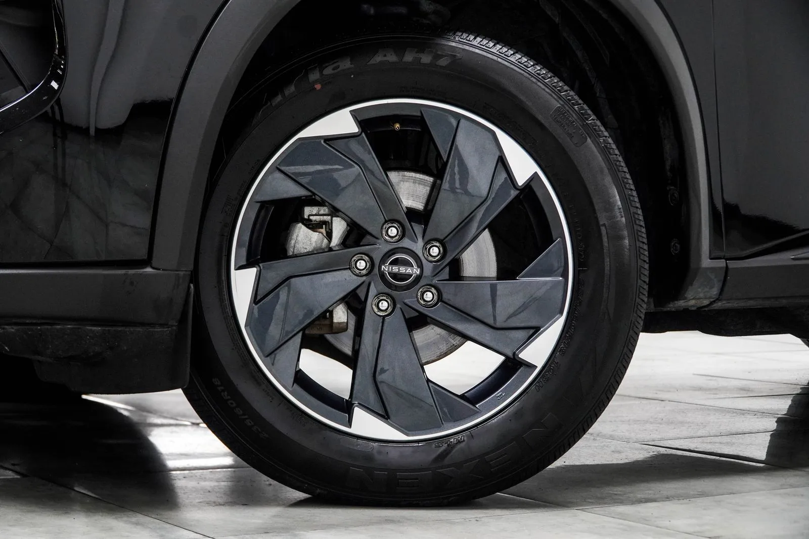 2025 Nissan Rogue SV, photo 4