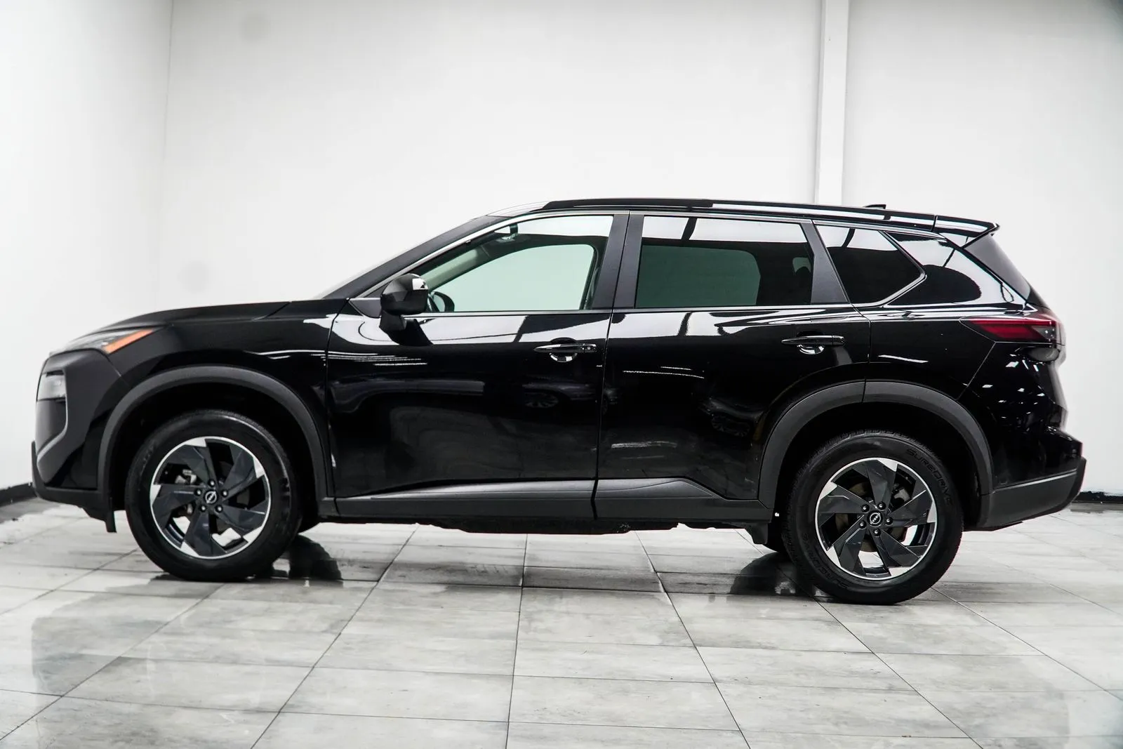 2025 Nissan Rogue SV, photo 8