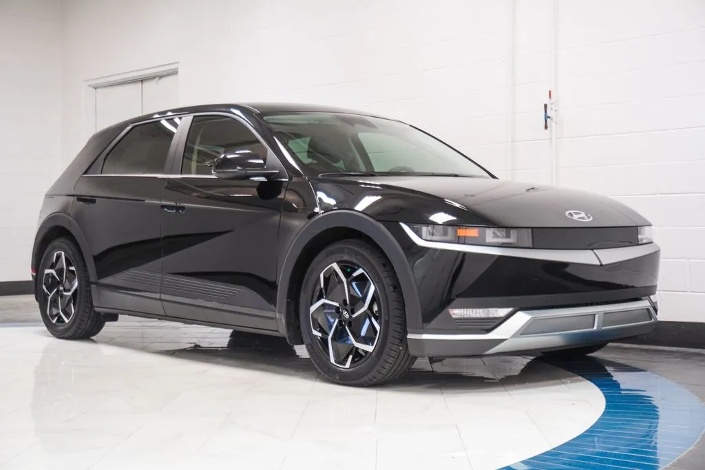 2023 Hyundai IONIQ 5 SE, photo 3