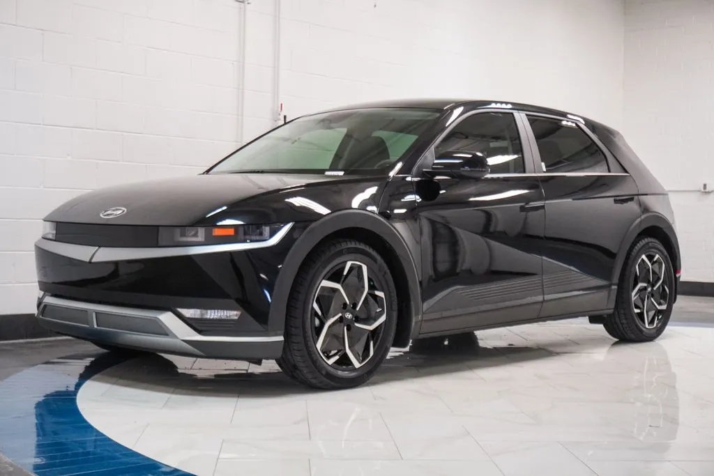 2023 Hyundai IONIQ 5 SE, photo 2