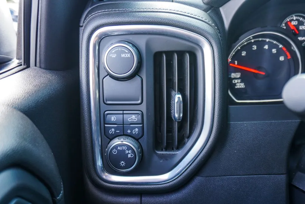2021 Chevrolet Silverado 1500 RST, photo 15