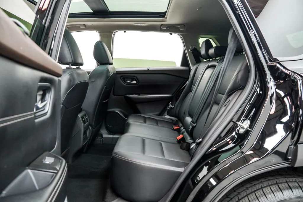 2023 Nissan Rogue SV, photo 18