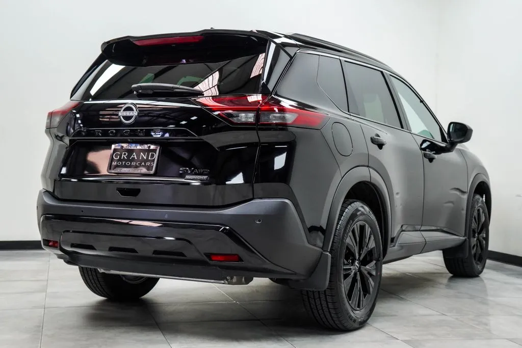 2023 Nissan Rogue SV, photo 12