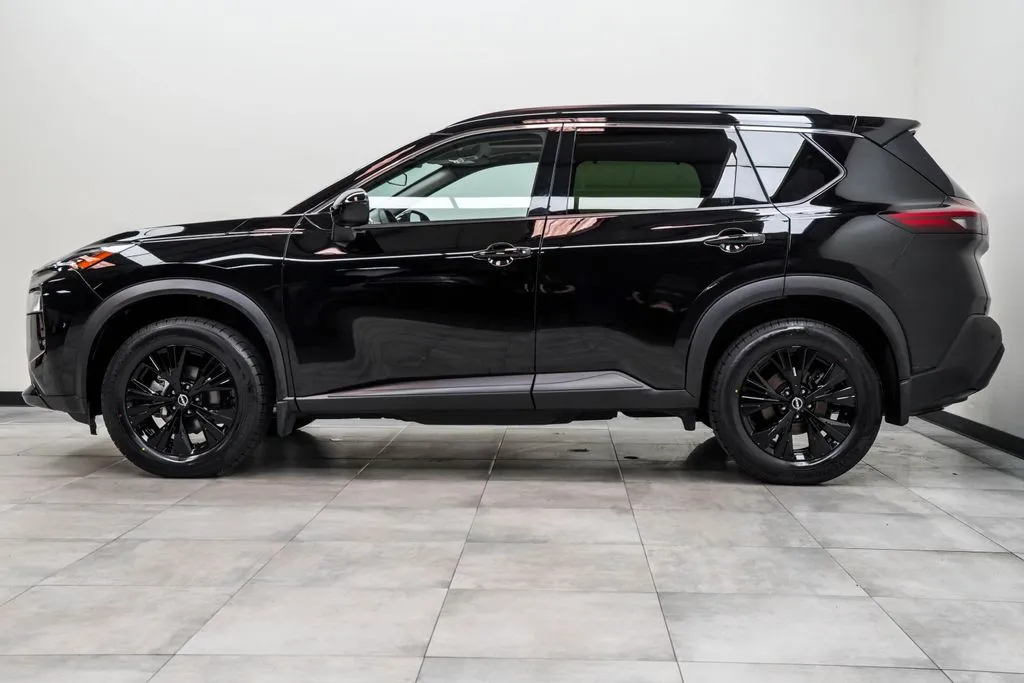 2023 Nissan Rogue SV, photo 9