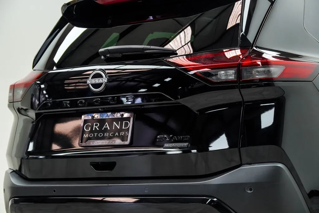 2023 Nissan Rogue SV, photo 13