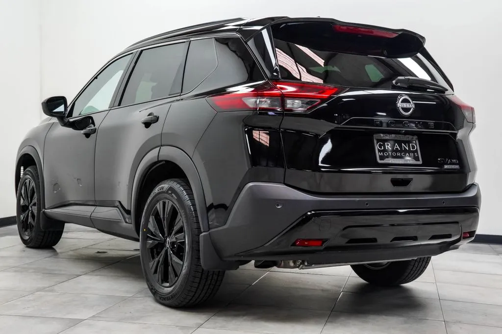 2023 Nissan Rogue SV, photo 11