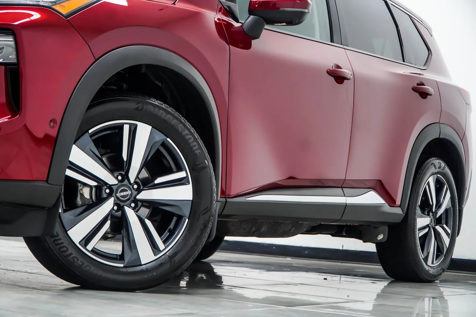 2023 Nissan Rogue SL, photo 2