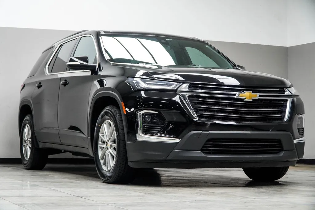 2023 Chevrolet Traverse LT Leather, photo 3