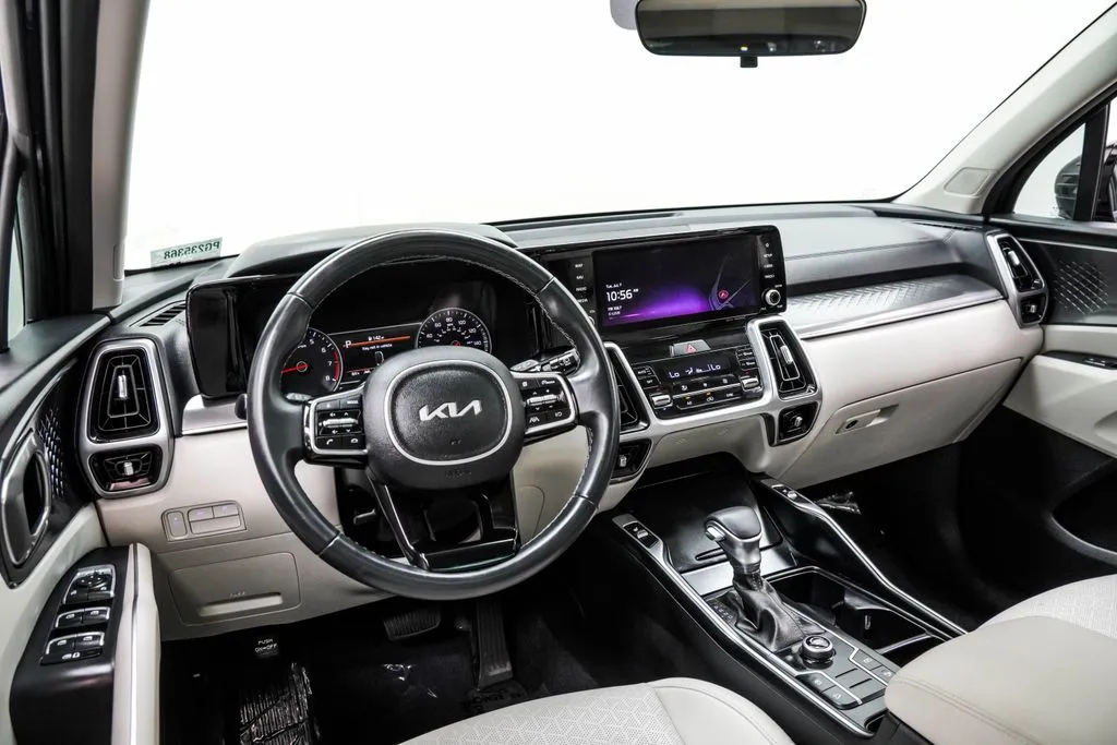 2023 Kia Sorento S, photo 2