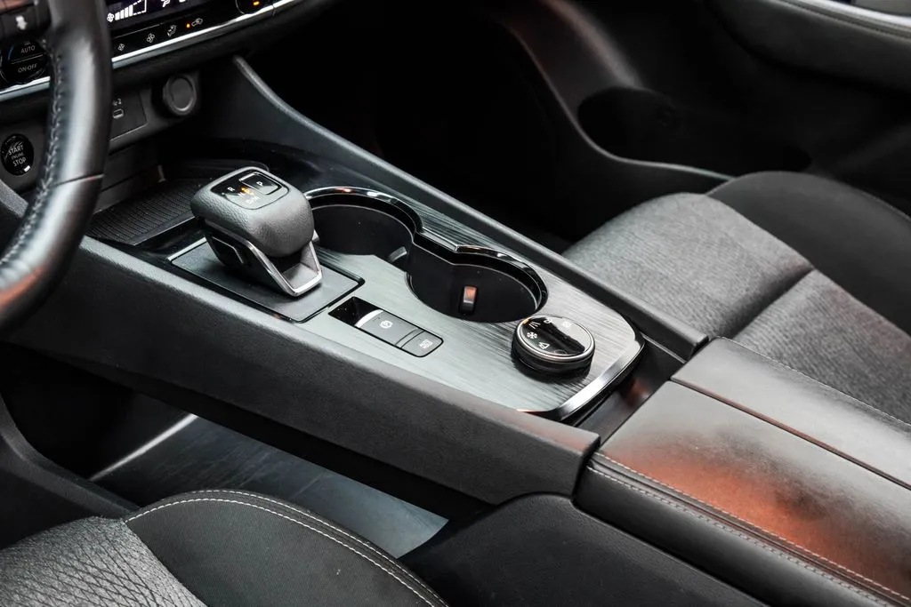 2025 Nissan Rogue SV, photo 20