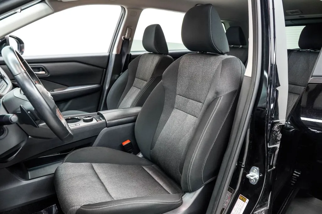 2025 Nissan Rogue SV, photo 15