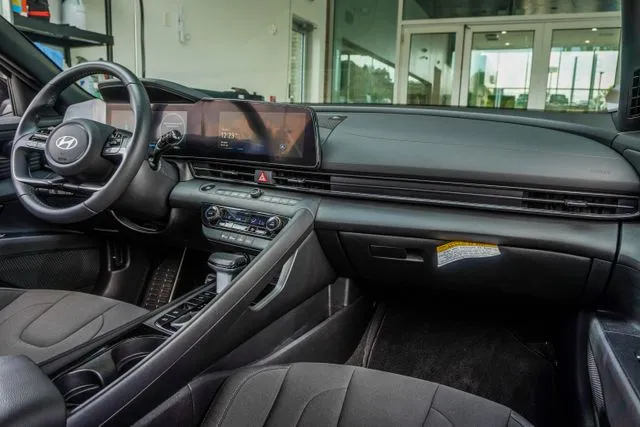 2025 Hyundai Elantra Hybrid SEL Sport, photo 19