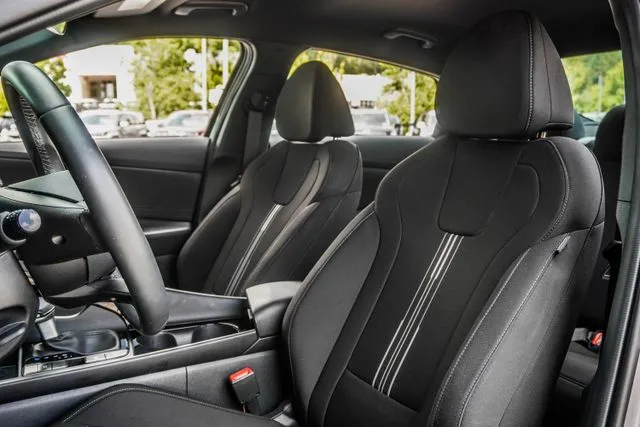 2025 Hyundai Elantra Hybrid SEL Sport, photo 2