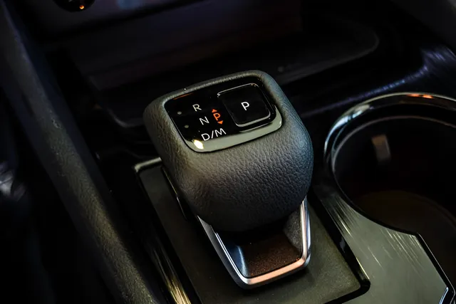 2025 Nissan Rogue SV, photo 16