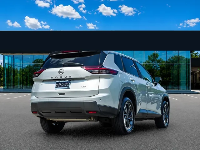 2025 Nissan Rogue SV, photo 6