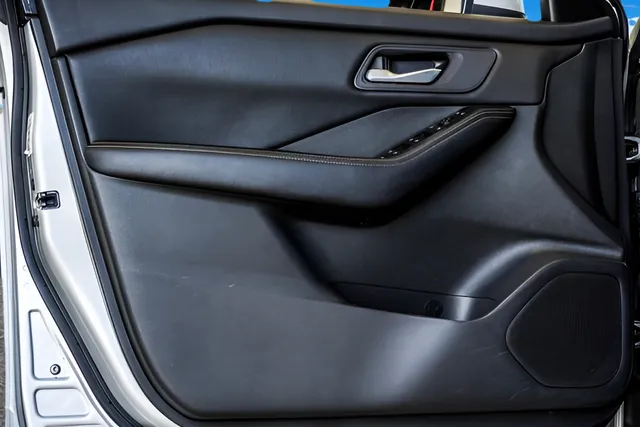 2025 Nissan Rogue SV, photo 27
