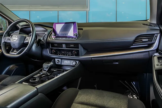 2025 Nissan Rogue SV, photo 12