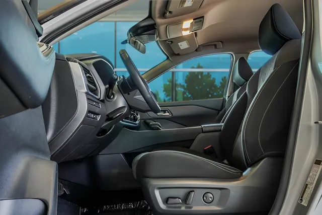 2025 Nissan Rogue SV, photo 31