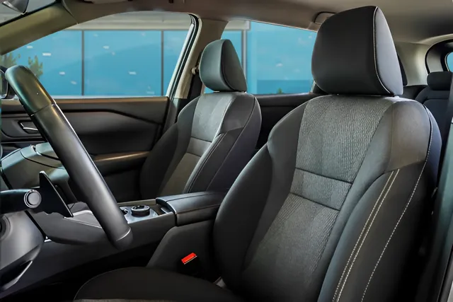 2025 Nissan Rogue SV, photo 29
